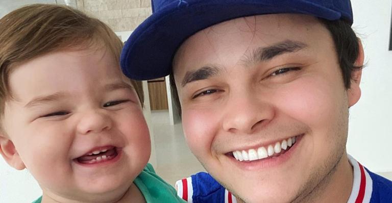 Matheus Aleixo encanta web com cliques ao lado do filho mais novo, João Pedro