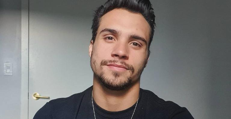 De quarentena, ex-BBB Petrix Barbosa sente falta dos treinos de ginástica