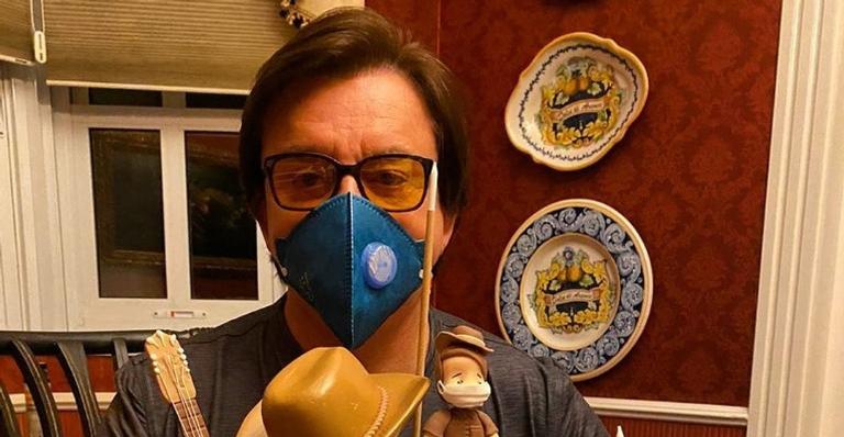 Chitãozinho completa 66 anos e comemora com bolo personalizado: ”Inesquecível”