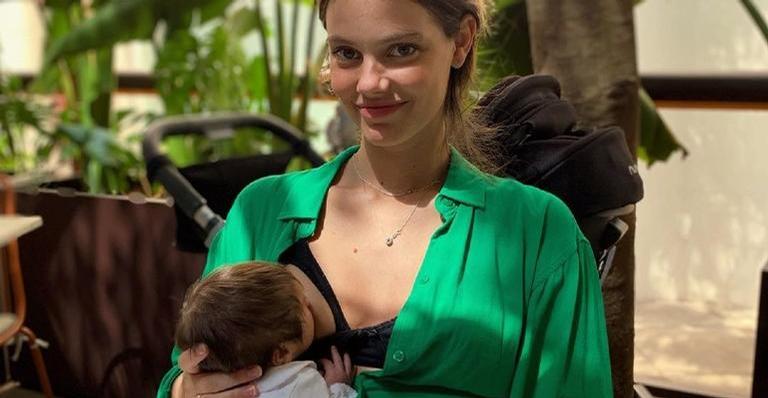 Laura Neiva compartilha clique da filha, Maria, e diz: ”Tá a minha cara”