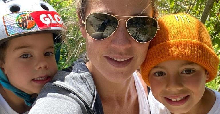 Mãezona! Luana Piovani aproveita mais um dia de quarentena brincando com os filhos, Dom e Bem