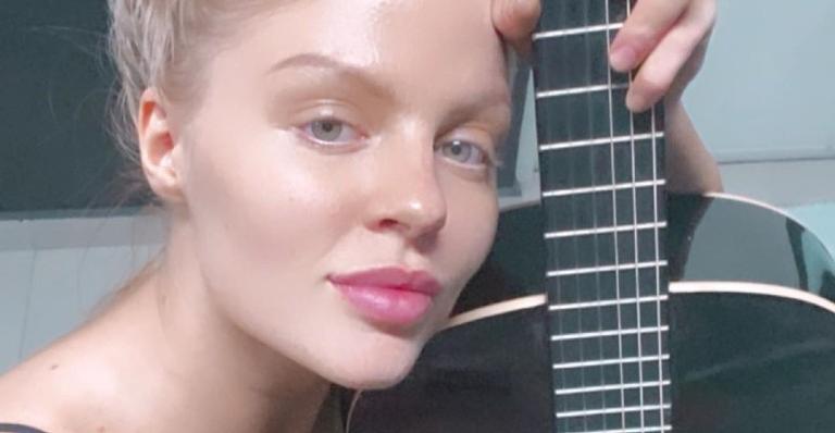 Luisa Sonza derrete as redes sociais ao publicar vídeo cantando música da dupla Sandy e Júnior