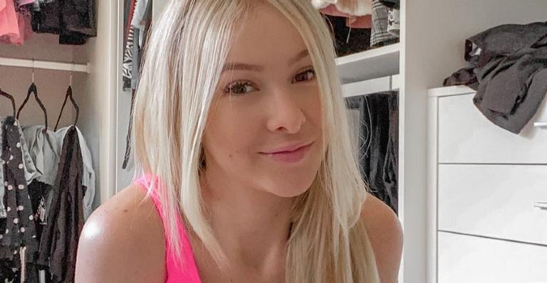 Sammy Lee diverte os seguidores em vídeo trocando de looks e brinca: ”Às quartas usamos rosa”