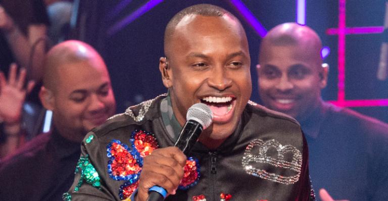 Thiaguinho relembra show e revela: ”Que saudade da vibe do meu povo”