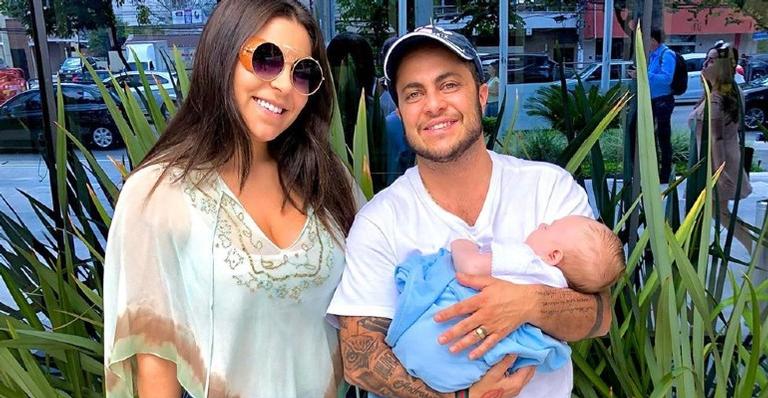Andressa Ferreira explode o fofurômetro ao publicar foto ao lado de Thammy Miranda e Bento