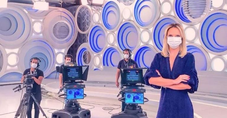 Eliana fala sobre a importância do uso da máscara e manda recado: ”Juntos superaremos tudo isso!”