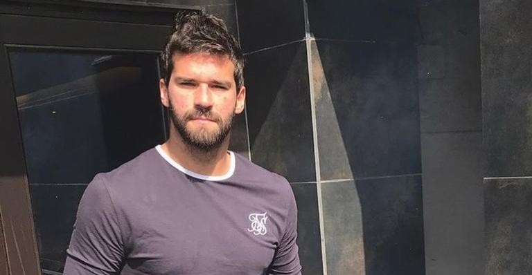 Alisson Becker, goleiro da seleção, encanta a web ao mostrar foto dos filhos em picnic