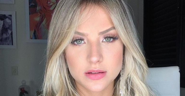 De forma inusitada, Gabi Martins comemora 7 milhões de seguidores em rede social