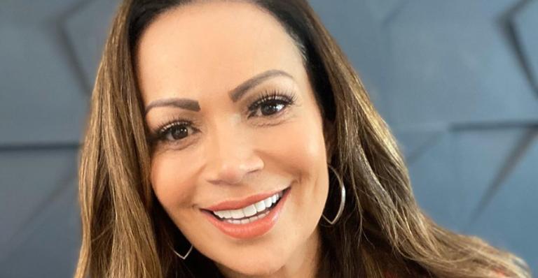 Solange Almeida aproveita dia de sol para renovar bronzeado: ”Vamos de Vitamina D”