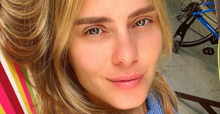 Carolina Dieckmann aproveita dia na rede e fãs elogiam: ”Plena”