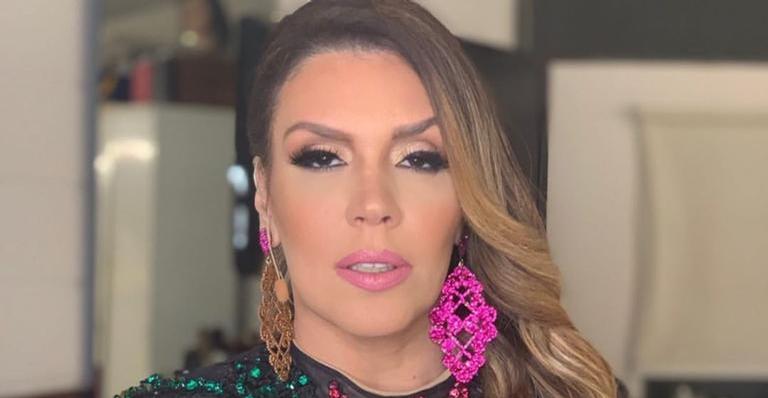 Simony surpreende ao postar foto sexy de lingerie: ”Simplesmente perfeita”