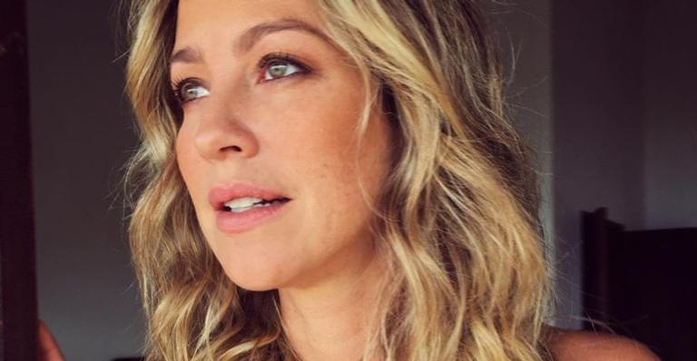 Luana Piovani surge agarrada com os três filhos e reflete sobre maternidade: ”Ninguém nasce mãe”