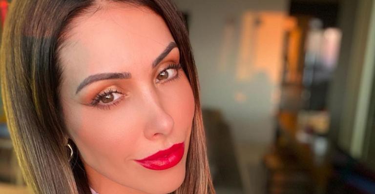 Bella Falconi se derrete ao relembrar clique da gravidez: ”Morrendo de nostalgia do meu barrigão”
