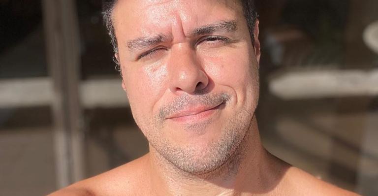 Joaquim Lopes tenta ”recarregar” taça de vinho e diverte web com piada nas redes sociais