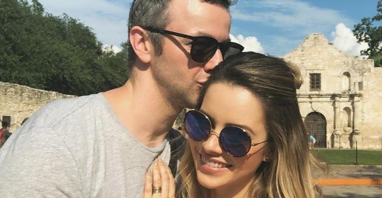 Lucas Lima homenageia Sandy pelo Dia das Mães e exibe foto raríssima da cantora com o filho, Theo