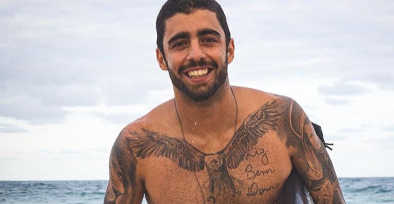 Longe dos filhos, Pedro Scooby revela problemas para entrar em Portugal