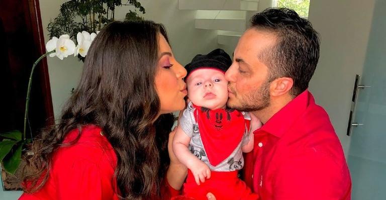 Thammy Miranda comemora o quarto mês de Bento e veste o herdeiro com fantasia de personagem
