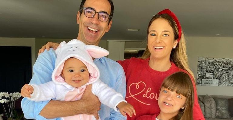 Ticiane Pinheiro encanta a web ao posar com as filhas: ”Mãe duplamente feliz”