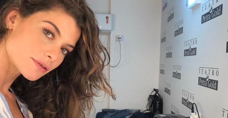 Alinne Moraes posa para cliques feitos por seu filho durante a quarentena: ”Família, casa, sol”
