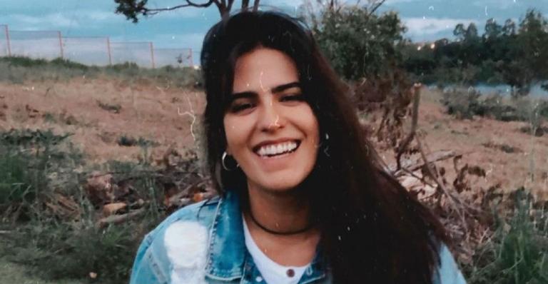 Antonia Morais arranca suspiros com foto ao pôr do sol e brinca: ”Melancolia solar”