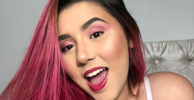Influencer Lara Inácio acusa o pai de homofobia e relata agressão: ”Apanhei igual cachorro”