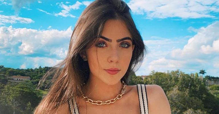 Jade Picon surge com look todo rosa e brinca: ”Quarta é só amanhã, eu sei”