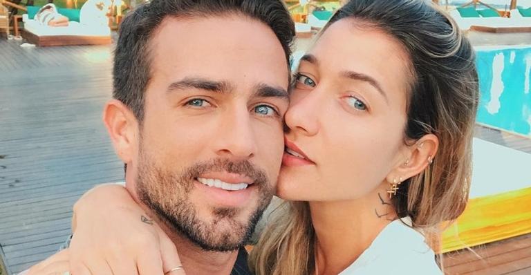 Marido de Gabriela Pugliesi reativa rede social e desabafa sobre polêmica: ”Não vou mudar”