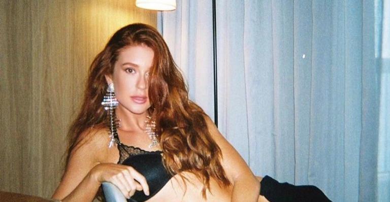 Marina Ruy Barbosa relembra clique de biquíni: ”Perdida no rolo de câmera”