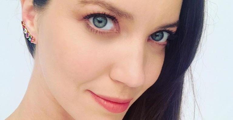 Nathalia Dill compartilha vídeo cantando música de Carnaval com o marido e lamenta estar com saudade