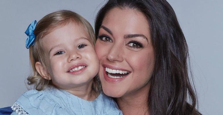 Thais Fersoza mostra penteado feito por Melinda e diverte web: ”Descolado e moderno”