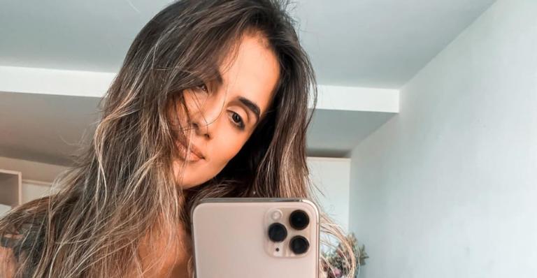 Ex-BBB Carol Peixinho surge deslumbrante com máscara luxuosa: ”Seja criativo”