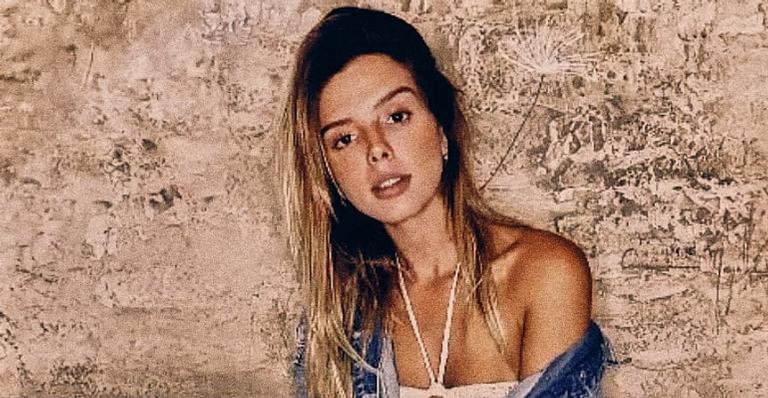 Giovanna Lancellotti faz brincadeira com cena de seu novo filme, Ricos de Amor