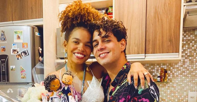 Jeniffer Nascimento encanta fãs ao posar ao lado do marido, Jean Amorim: ”Amo um casal”