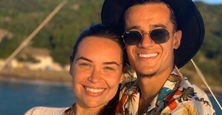Philippe Coutinho posa com a filha Maria e surpreende web: ”Está crescendo rápido”