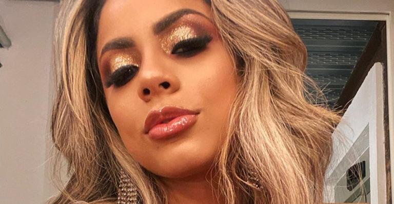 Ao som de ‘Combatchy’, Lexa rebola muito de shortinho: ”Já aquecendo pra minha live”