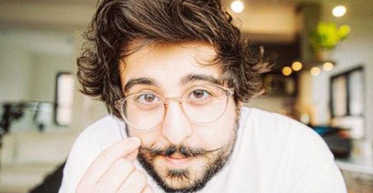 Cantor Zeeba fala sobre parceria com Manu Gavassi e sucesso de ‘Tudo Que Importa’