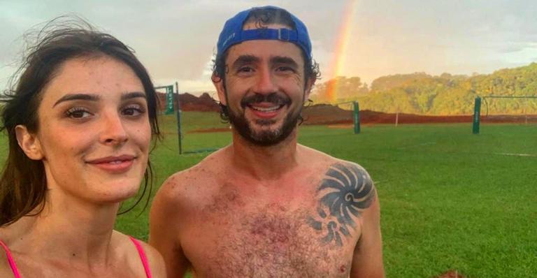 Felipe Andreoli surge fazendo as unhas de Rafa Brites: ”Descobrimos uma nova vocação”