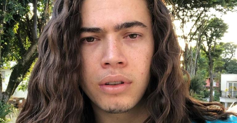 Whindersson Nunes surge velho em clique e brinca sobre fim da quarentena: ”Vou estar assim”