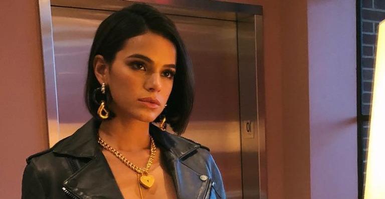 Nas redes sociais, Bruna Marquezine faz comentário sobre o atual governo: ”Na base do mutirão”