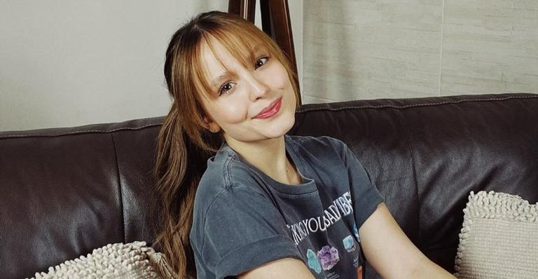 Larissa Manoela recebe elogios de Aguinaldo Silva e faz agradecimento: ”Presente pra mim”