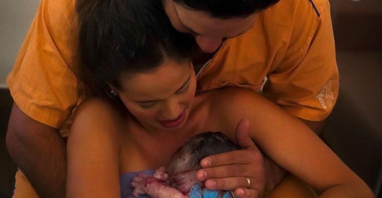 Biah Rodriguez emociona ao falar sobre nascimento do filho, Theo: ”Como é possível amar tanto?”