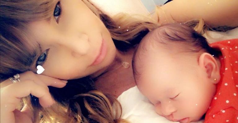 Dany Bananinha fala sobre as mudanças da filha, Lara: ”Cabelo caindo, ok”