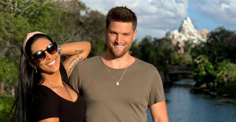 Ex-BBB Amanda Djehdian rebate críticas após adiar maternidade: ”Corpo é nosso”