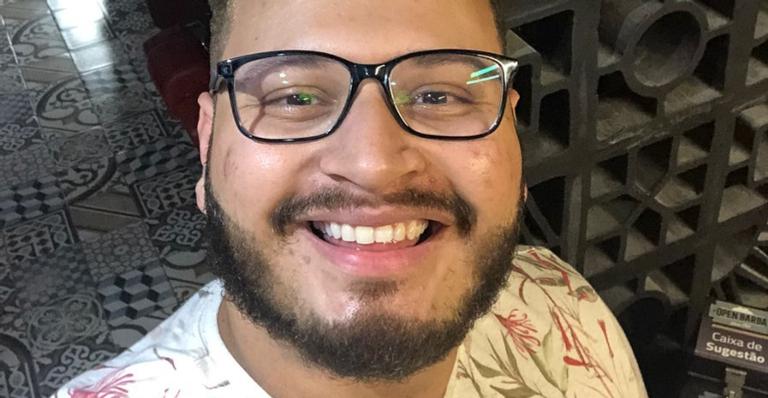 Em quarentena, ex-BBB Victor Hugo posa com a família: ”Eu tô no melhor lugar do mundo”