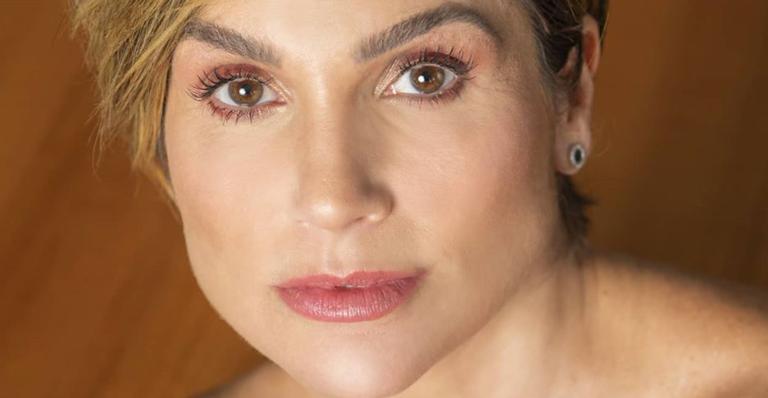 Flávia Alessandra posa iluminada pelo sol e arranca suspiros dos seguidores