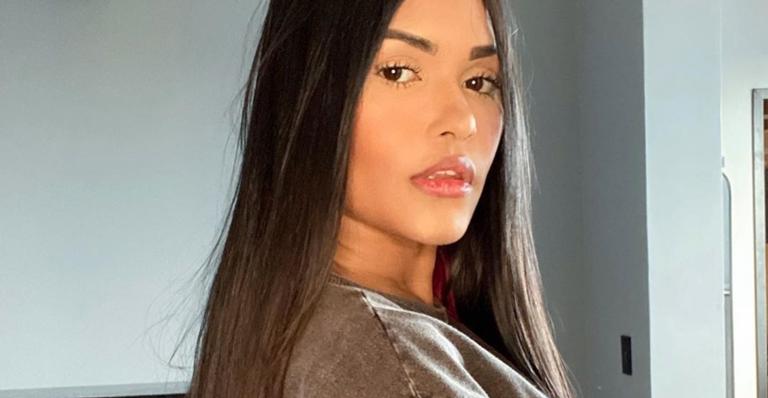 Ex-BBB Flayslane ostenta corpão ao aparecer só de body cavado e recebe elogios: ”Toda perfeitinha”