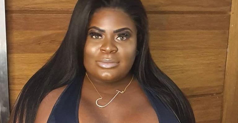 Jojo Todynho surge completamente nua na banheira: ”Todo dia uma mulher gorda é xingada”
