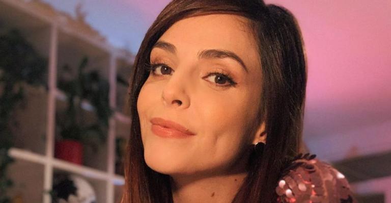Titi Müller realiza rotina de exercícios para facilitar o parto do primeiro filho: ”Spinning baby”