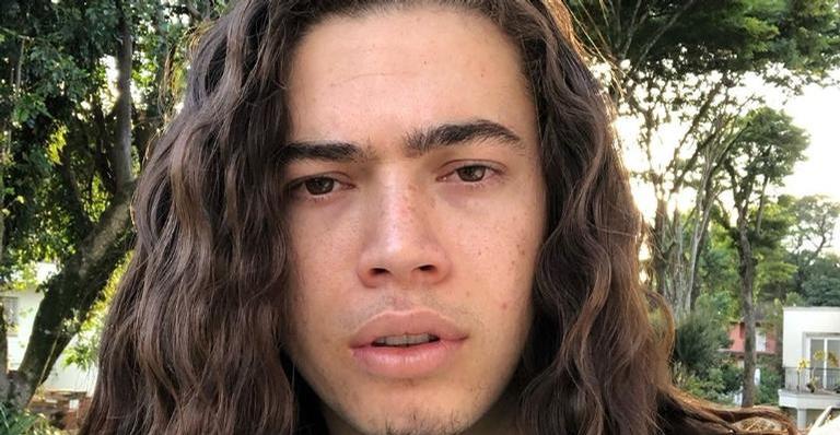 Whindersson Nunes fala sobre quarentena: ”Eu e as paredes”