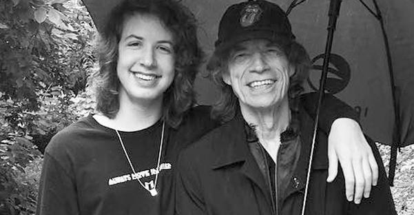 Lucas Jagger faz festa virtual com o pai, Mick Jagger, para comemorar aniversário de 21 anos